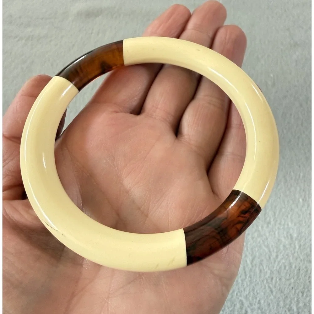 VTG Bakelite Inlay Tortoise Marbled Swirl Accent Cream Bangle Bracelet Chunky
